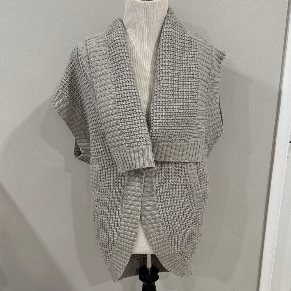 Theory chunky Gray Knit Sweater Vest wool cashmere blend classic chic luxury